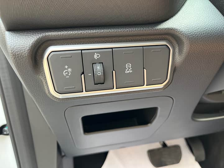 Haval H5 2025 2025款 2.0T自动四驱领英版 汽油