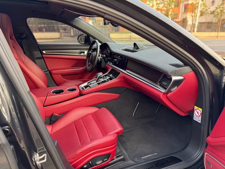 Porsche Panamera Hybrid 2023 2023款 改款 Panamera 4 E-Hybrid 铂金版 2.9T