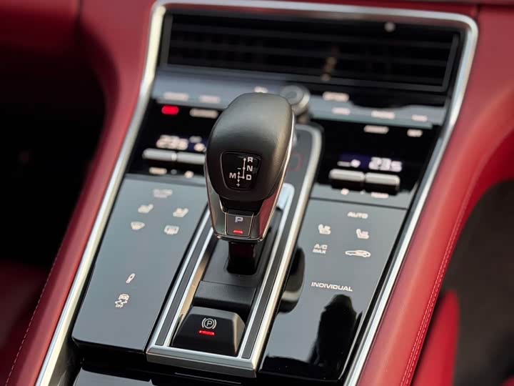 Porsche Panamera Hybrid 2023 2023款 改款 Panamera 4 E-Hybrid 铂金版 2.9T