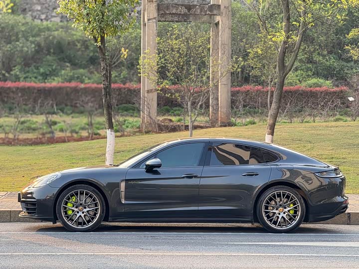 Porsche Panamera Hybrid 2023 2023款 改款 Panamera 4 E-Hybrid 铂金版 2.9T