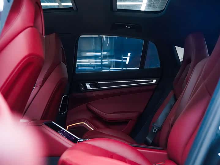 Porsche Panamera Hybrid 2023 2023款 改款 Panamera 4 E-Hybrid 铂金版 2.9T