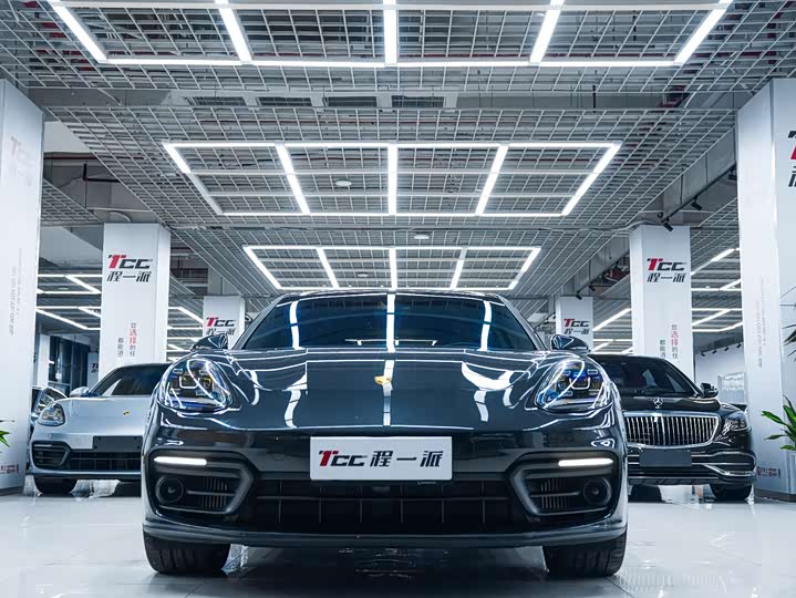 Porsche Panamera Hybrid 2023 2023款 改款 Panamera 4 E-Hybrid 铂金版 2.9T