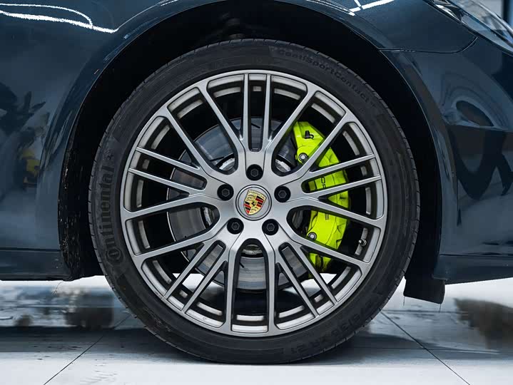 Porsche Panamera Hybrid 2023 2023款 改款 Panamera 4 E-Hybrid 铂金版 2.9T