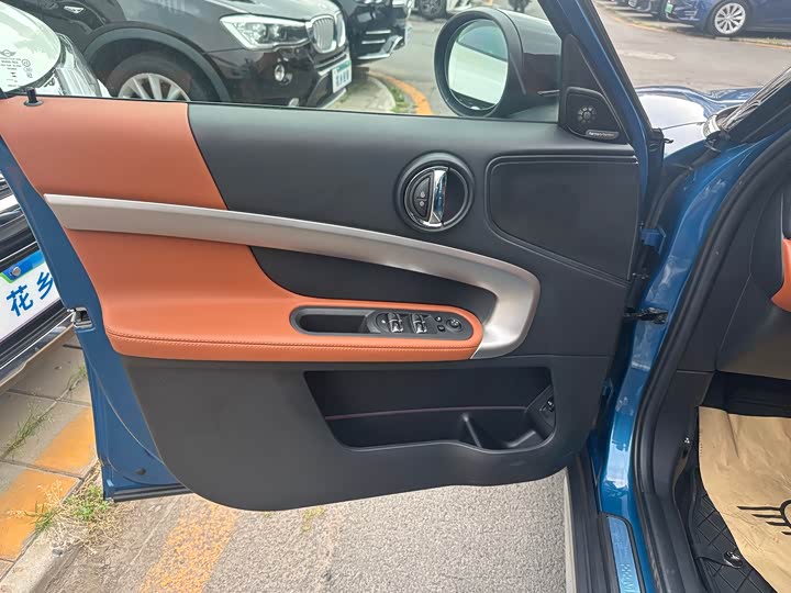 Mini Countryman 2023 2023款 2.0T COOPER S ALL4 鉴赏家