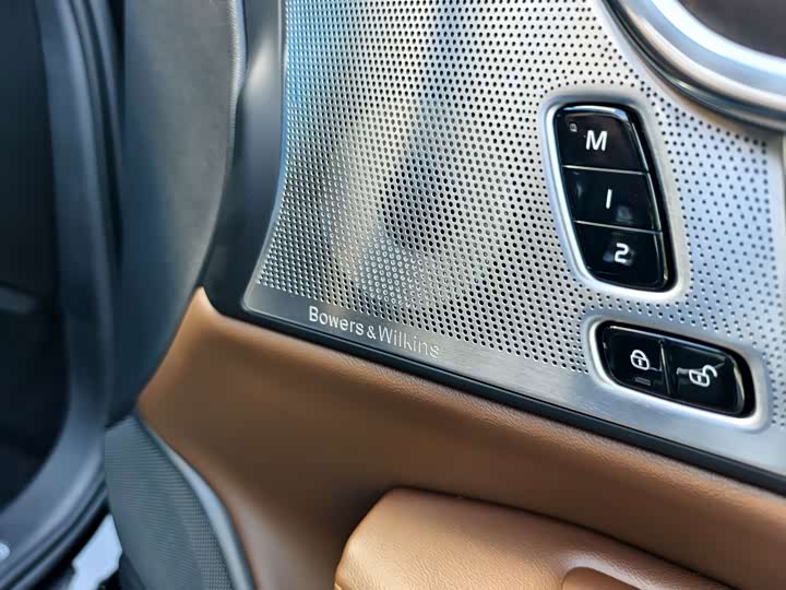 Volvo S90 Hybrid 2025 2025款 插电式混动 四驱长续航智雅豪华版