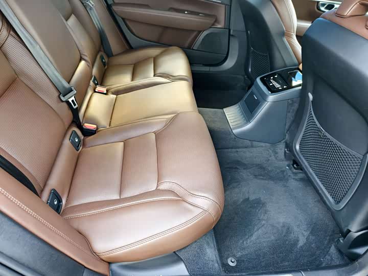 Volvo S90 Hybrid 2025 2025款 插电式混动 四驱长续航智雅豪华版