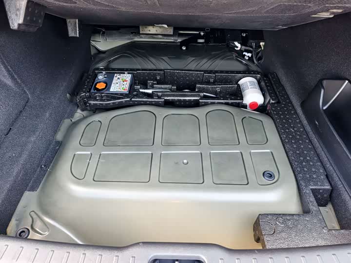 Volvo S90 Hybrid 2025 2025款 插电式混动 四驱长续航智雅豪华版