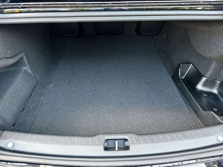 Volvo S90 Hybrid 2025 2025款 插电式混动 四驱长续航智雅豪华版