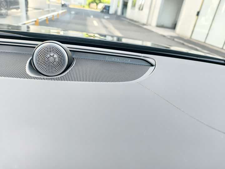 Volvo S90 Hybrid 2025 2025款 插电式混动 四驱长续航智雅豪华版