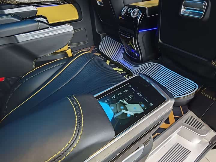 Mercedes-Benz Vito 2024 2024款 2.0T 精英版 7座