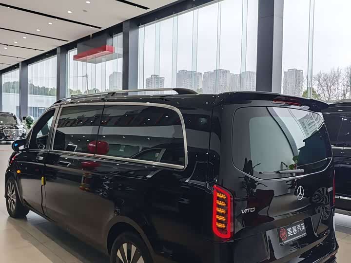 Mercedes-Benz Vito 2024 2024款 2.0T 精英版 7座