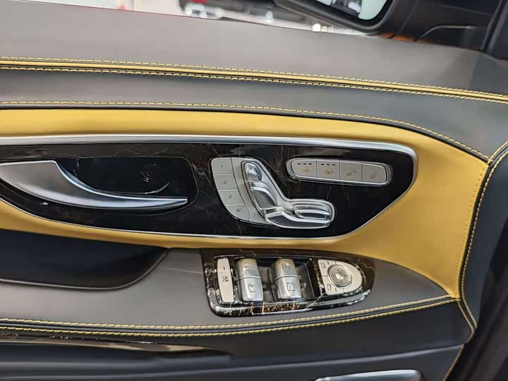 Mercedes-Benz Vito 2024 2024款 2.0T 精英版 7座