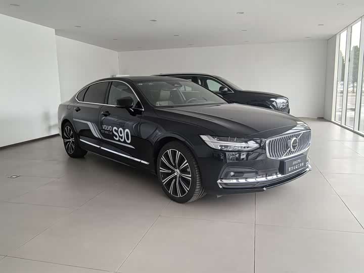 Volvo S90 2025 2025款 B5 智雅豪华版