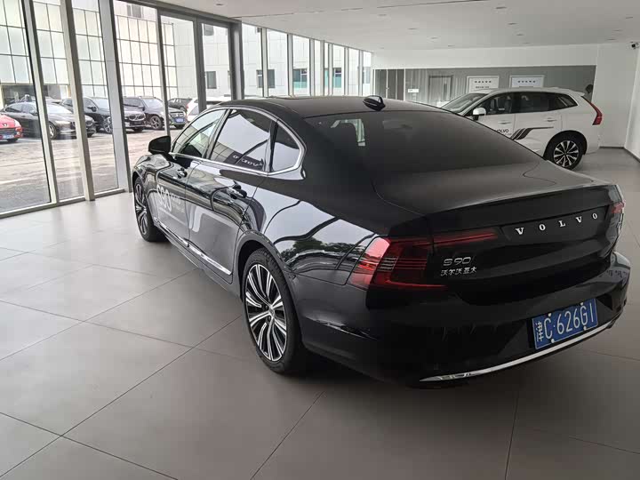 Volvo S90 2025 2025款 B5 智雅豪华版