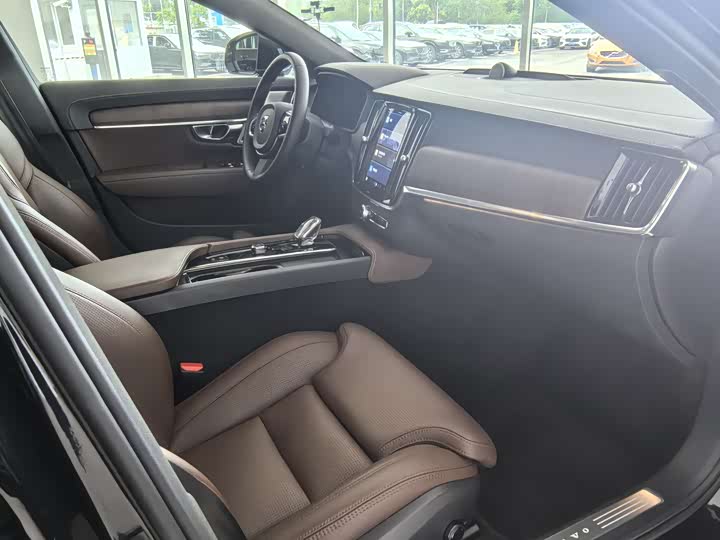 Volvo S90 2025 2025款 B5 智雅豪华版