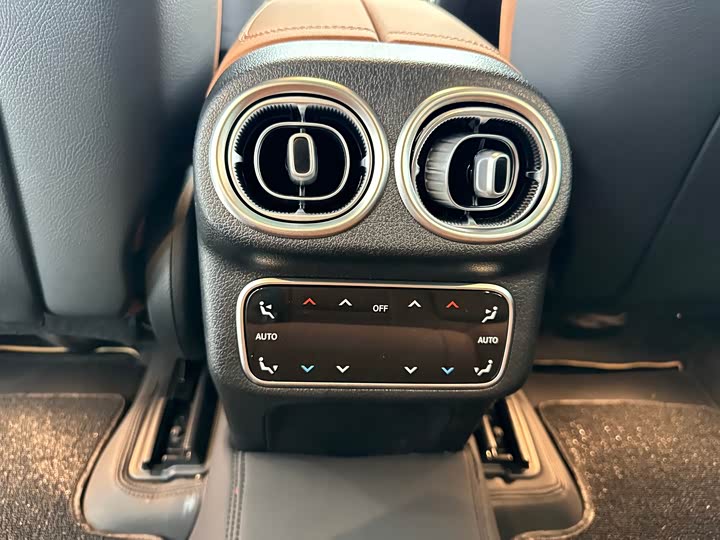 Mercedes-Benz GLC-Class 2025 2025款 GLC 300 L 4MATIC 动感型 5座