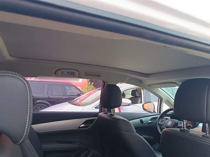 BYD Song Max 2021 2021款 升级版 1.5T 自动尊贵型 6座