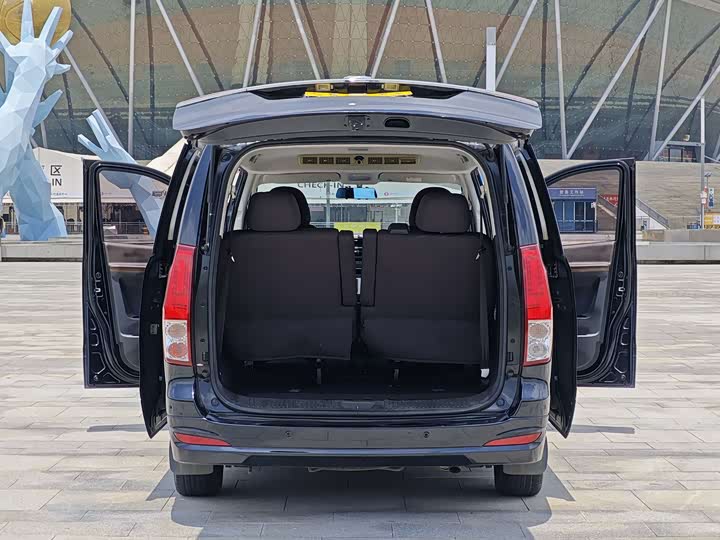 Dongfeng Forthing Lingzhi Plus 2021 2021款 2.0L 手动舒适型 7座