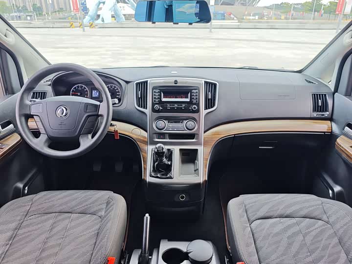 Dongfeng Forthing Lingzhi Plus 2021 2021款 2.0L 手动舒适型 7座