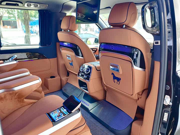 Mercedes-Benz Vito 2024 2024款 2.0T 精英版 7座