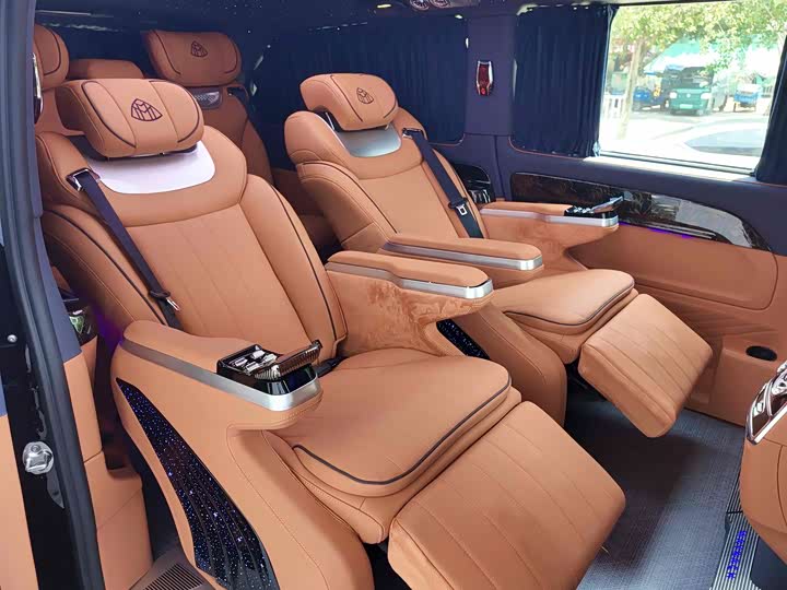 Mercedes-Benz Vito 2024 2024款 2.0T 精英版 7座