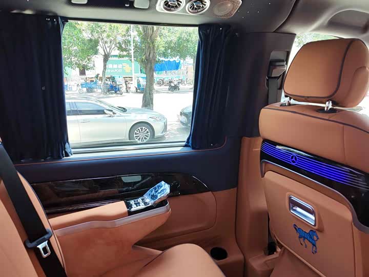 Mercedes-Benz Vito 2024 2024款 2.0T 精英版 7座