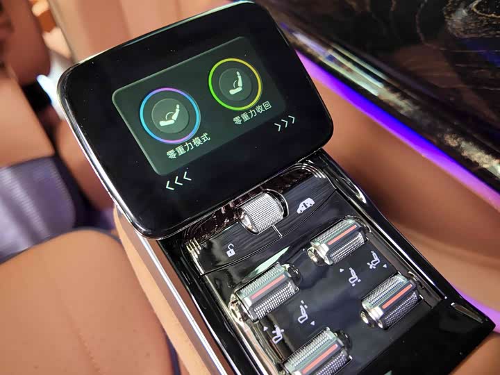 Mercedes-Benz Vito 2024 2024款 2.0T 精英版 7座