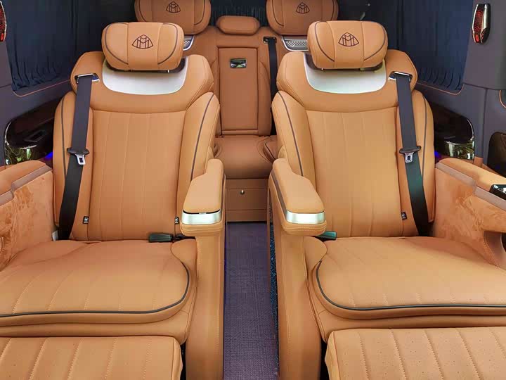 Mercedes-Benz Vito 2024 2024款 2.0T 精英版 7座