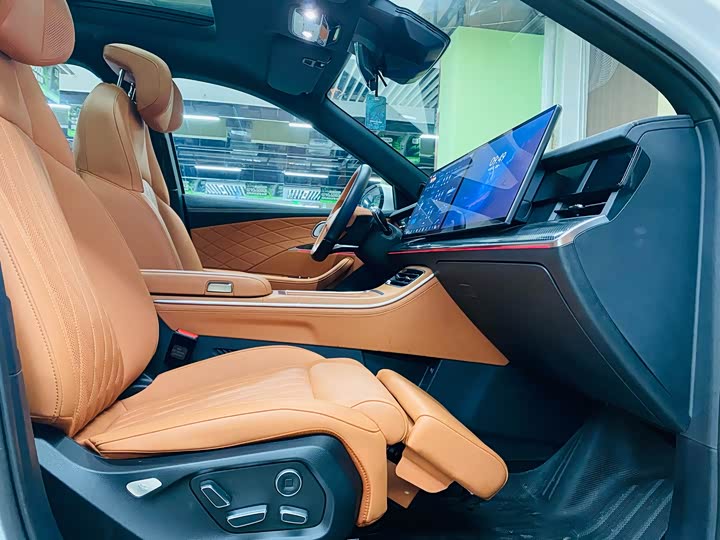 Hozon L 2024 2024款 增程 220 闪充版