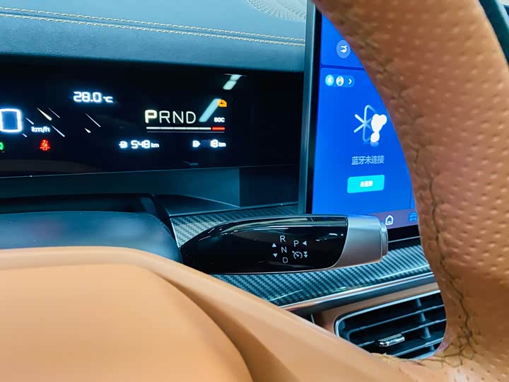 Hozon L 2024 2024款 增程 220 闪充版