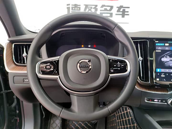 Volvo XC60 2025 2025款 B5 四驱智远豪华版