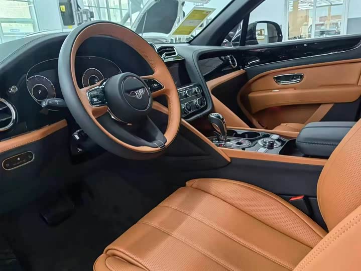 Bentley Bentayga 2024 2024款 4.0T V8 长轴距版