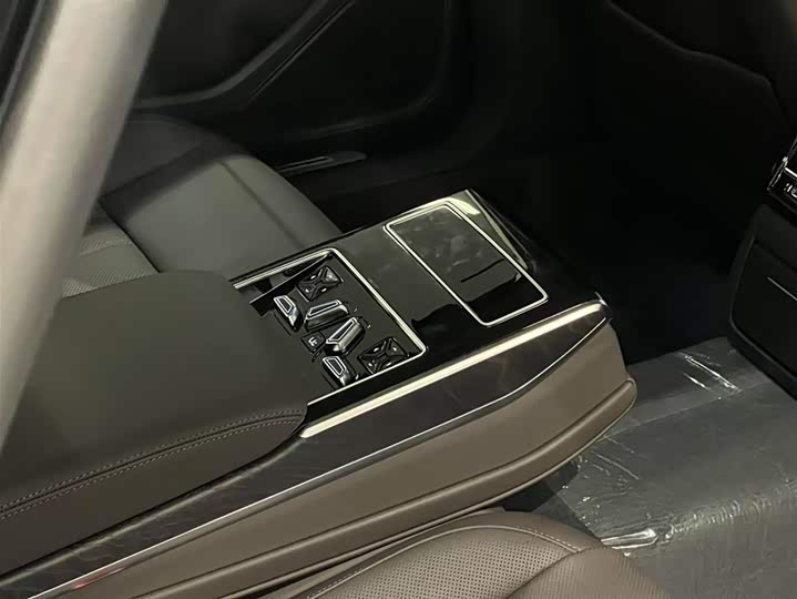 Audi A8 2025 2025款 A8L 45 TFSI quattro 豪华型