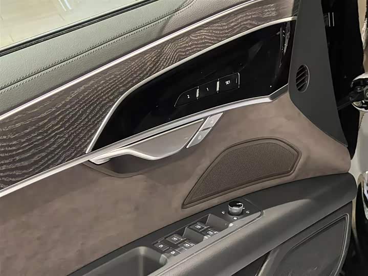 Audi A8 2025 2025款 A8L 45 TFSI quattro 豪华型