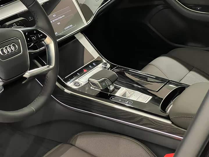 Audi A8 2025 2025款 A8L 45 TFSI quattro 豪华型