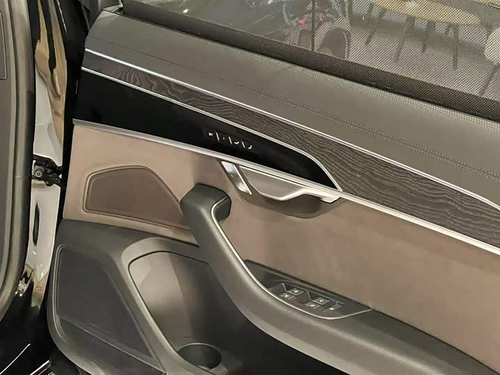 Audi A8 2025 2025款 A8L 45 TFSI quattro 豪华型