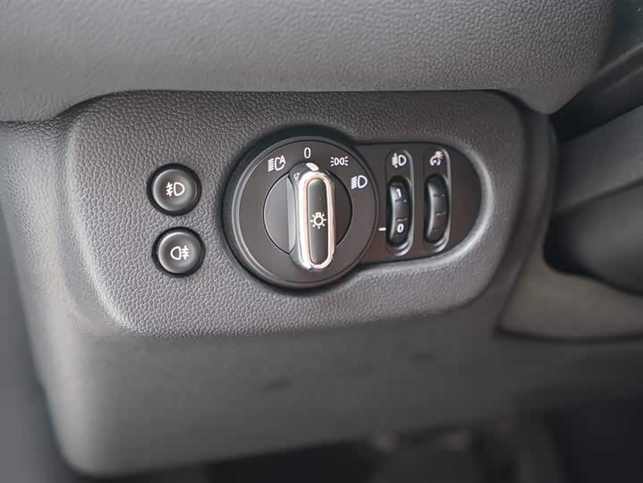 Mini Clubman 2023 2023款 1.5T COOPER 鉴赏家