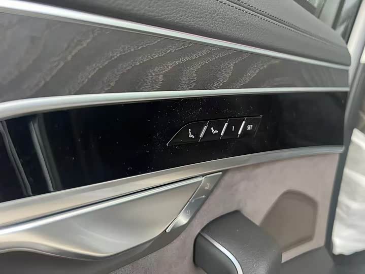 Audi A8 2025 2025款 A8L 45 TFSI quattro 豪华型