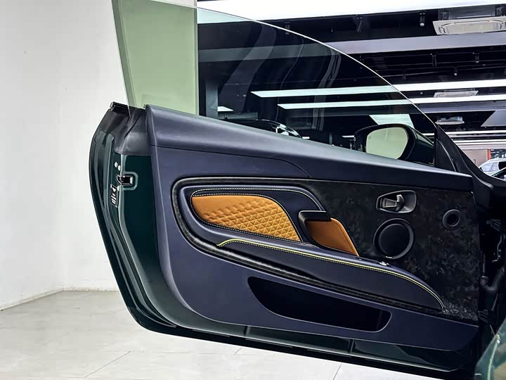 Aston Martin DBS 2020 2020款 DBS Superleggera V12 Coupe