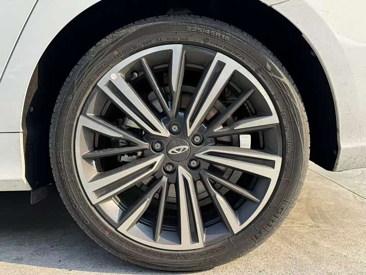 Chery Arrizo 8 2024 2024款 1.6T DCT睿