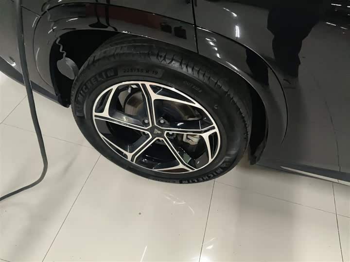 Hozon L 2024 2024款 增程 220 闪充版