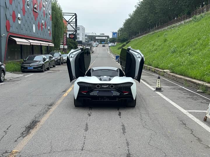 McLaren Artura 2023 2023款 3.0T Hybrid 标准型