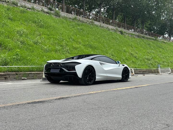 McLaren Artura 2023 2023款 3.0T Hybrid 标准型