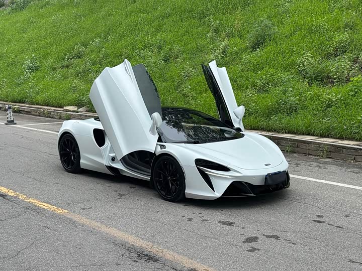 McLaren Artura 2023 2023款 3.0T Hybrid 标准型