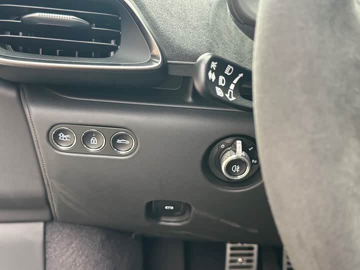 McLaren Artura 2023 2023款 3.0T Hybrid 标准型