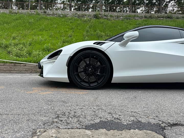 McLaren Artura 2023 2023款 3.0T Hybrid 标准型