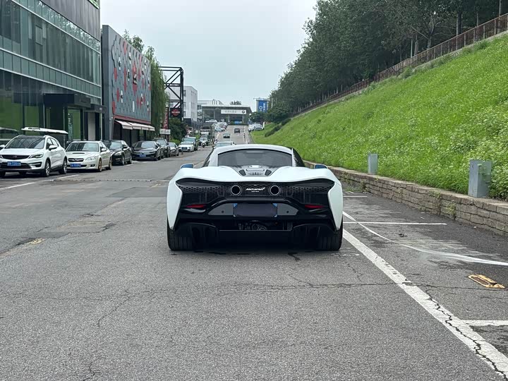 McLaren Artura 2023 2023款 3.0T Hybrid 标准型