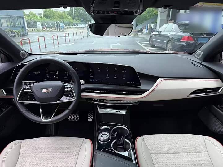 Cadillac GT4 2023 2023款 25T 尊贵型