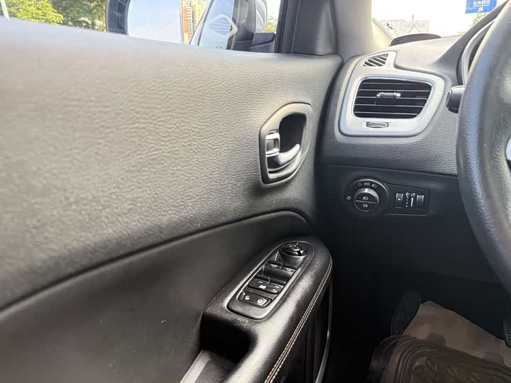 Jeep Compass 2020 2020款 220T 自动领先版