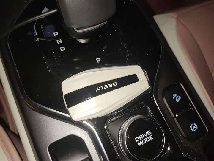Geely Icon 2023 2023款 1.5TD 巧克力醇臻版